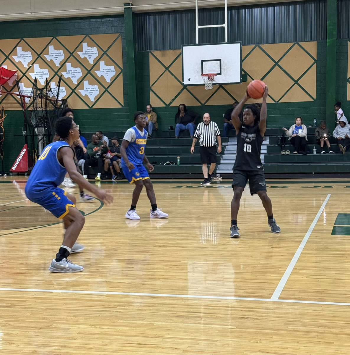 Summer league action at the 🏠. CRU got better. #Clockin ⏰ <a href="/bgathletics1405/">Bishop Gorman Athletics</a>