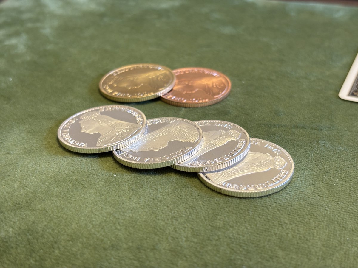 ③マトリクス用コイン 今回、マトリクス専用サイズのコインを監修して作ってもらいました。 非常に美しいコインなので現物をご覧ください。  サイズはハーフダラーと500円玉の中間の28mm。 薄さも完璧です。 シェルもあります。 さらに、サイレント加工とスチールコアも ...