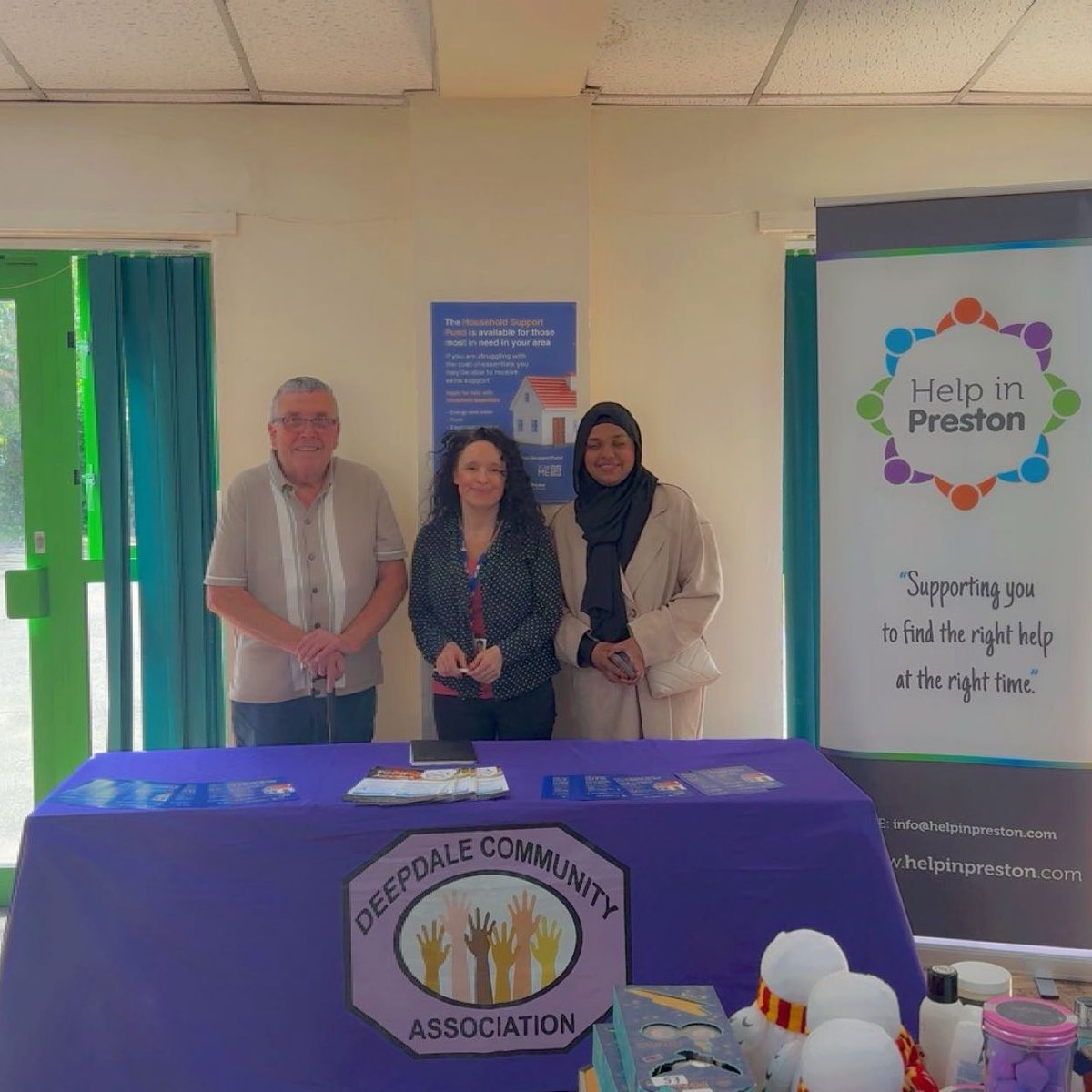 DeepdaleCA's tweet image. Information was provided about the Household Support Fund. This was supported by the DCA Volunteers who were able to speak to and also identify some community members that were in most need @Suleman_Sarwar7 @ZafarC @prestoncouncil @leponline