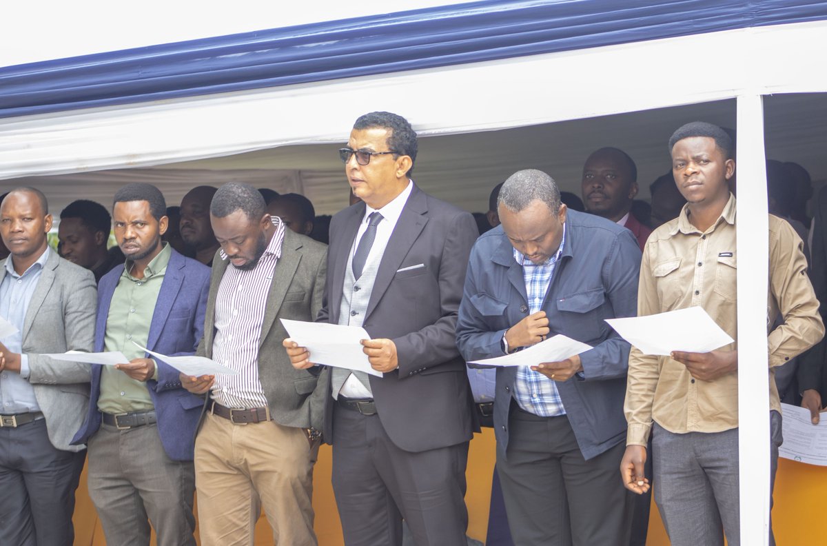 RwandaEngineers's tweet image. Today, over 100 new professional engineers and technologists pledged their oaths to the Institute of Engineers Rwanda (IER) committing to integrity, excellence, innovation, and sustainability.

#EngineeringExcellence# #EngineeringEthics #Professionalism#OathTaking
