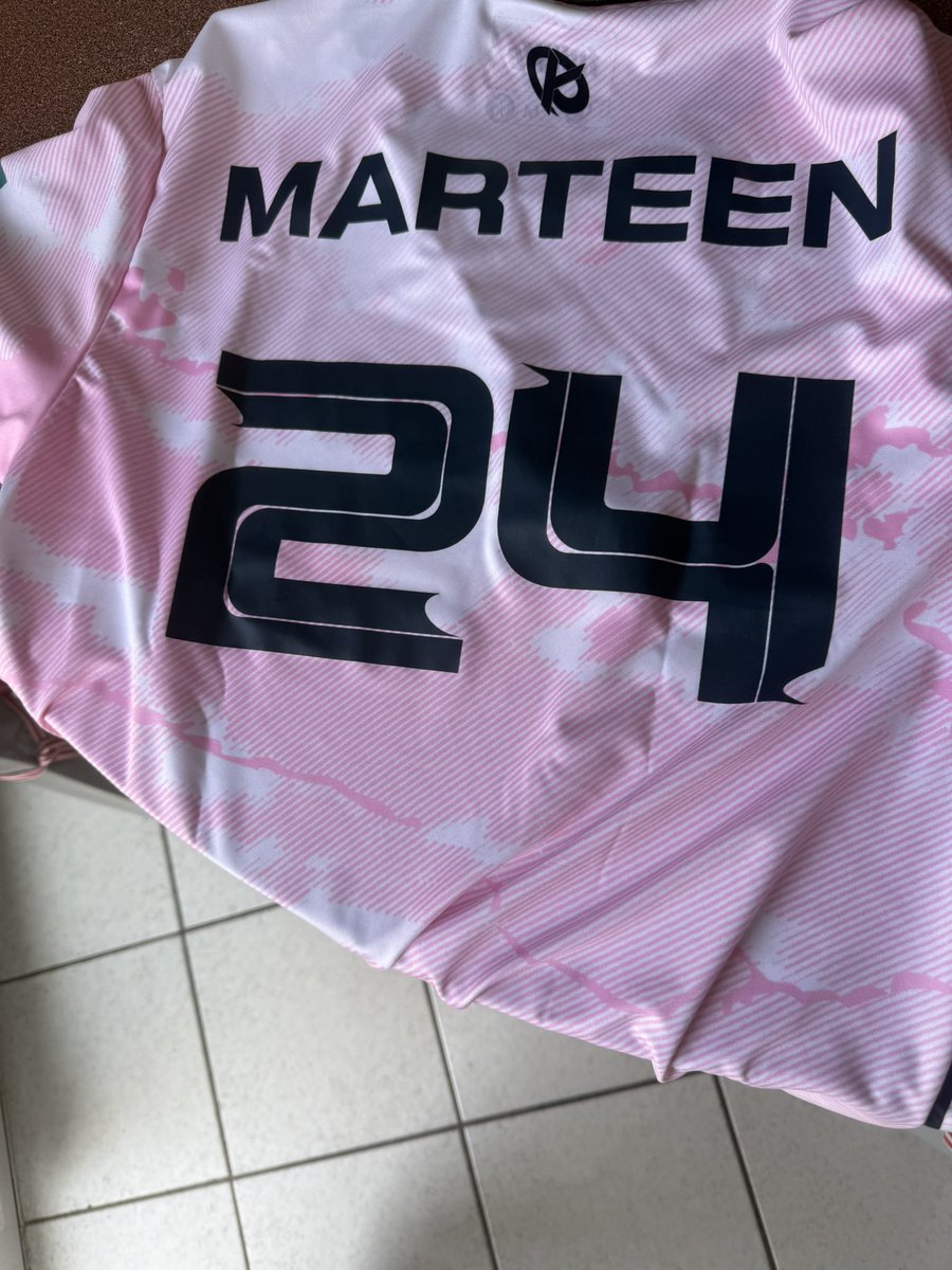 Tbl388's tweet photo. Marteen je t’aime https://t.co/JIdhD8D7UE