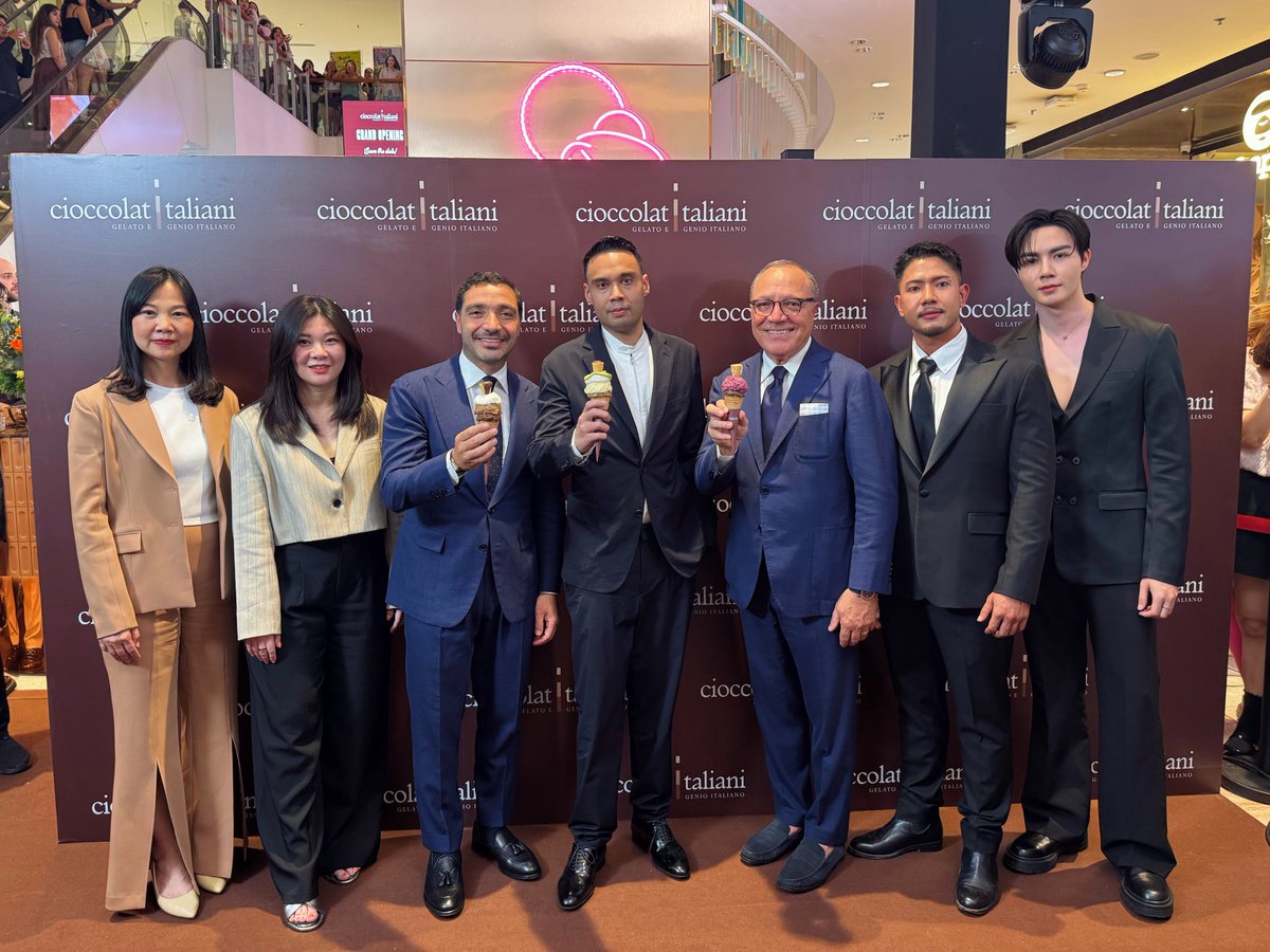 จบลงไปแล้วสำหรับงาน Grand Opening of Cioccolatitaliani Thailand

ขอขอบคุณ “Cioccolatitaliani Thailand” ที่ให้เกียรติ “ซี” <a href="/zee_pruk/">Z</a> ได้มาร่วมเป็นส่วนหนึ่งของงานในวันนี้นะคะ 🥰

ขอขอบคุณแฟน ๆ ทุกคนที่มาเจอกัน รวมถึงแฟน ๆ ที่ส่งกำลังใจมาให้ซีด้วยนะคะ 🫶🏻✨️

#CioccolatitalianixZee