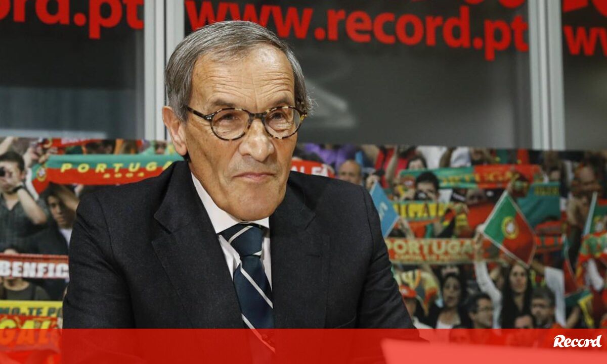 Carlos Barbosa da Cruz num programa de debate desportivo ontem: "Tenho o presidente do Sporting como um homem de palavra"

Menos. Muito menos. Este indivíduo trata constantemente os adeptos do Sporting como se fossem idiotas sem memória. Poupem-nos.