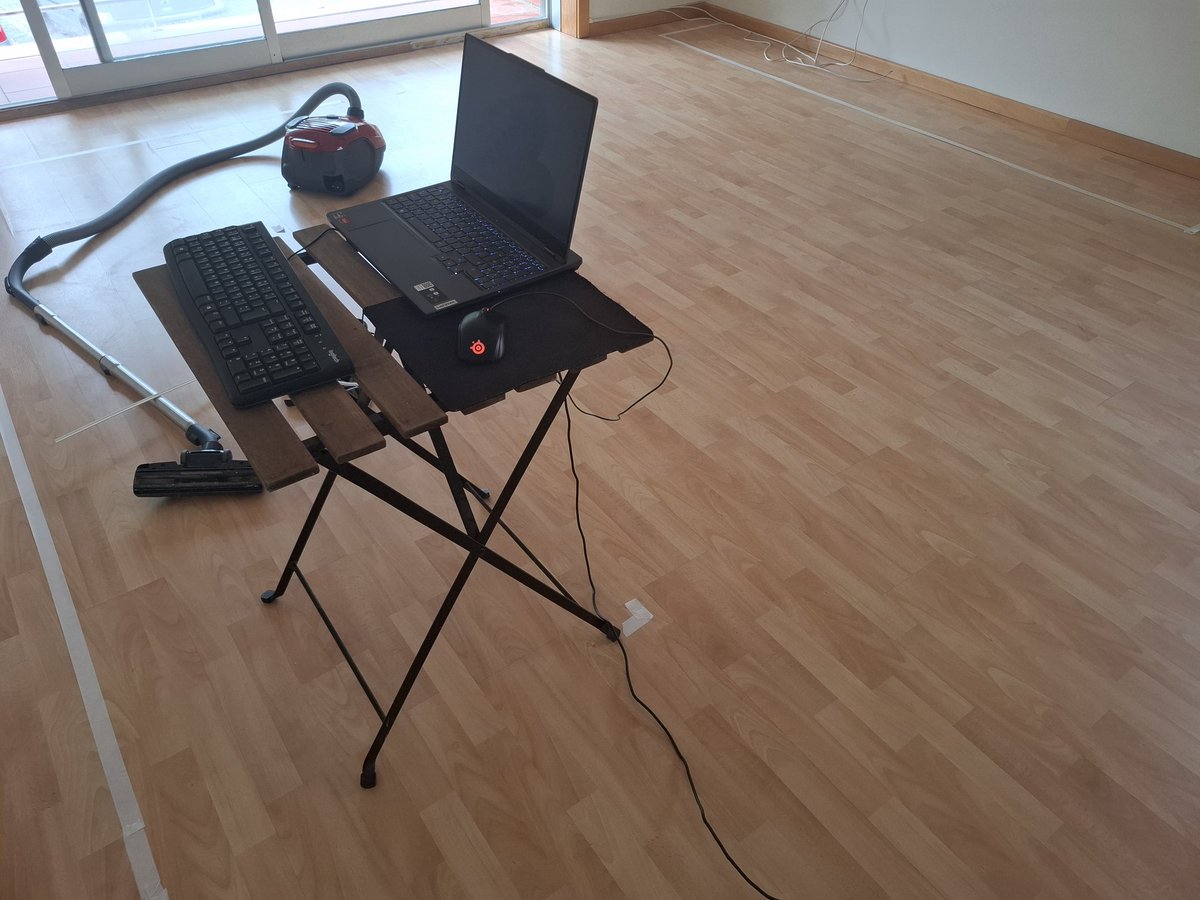 Pussy #woke journos complaining about everything, and here I am making due with this set up 
#gaming #videogames