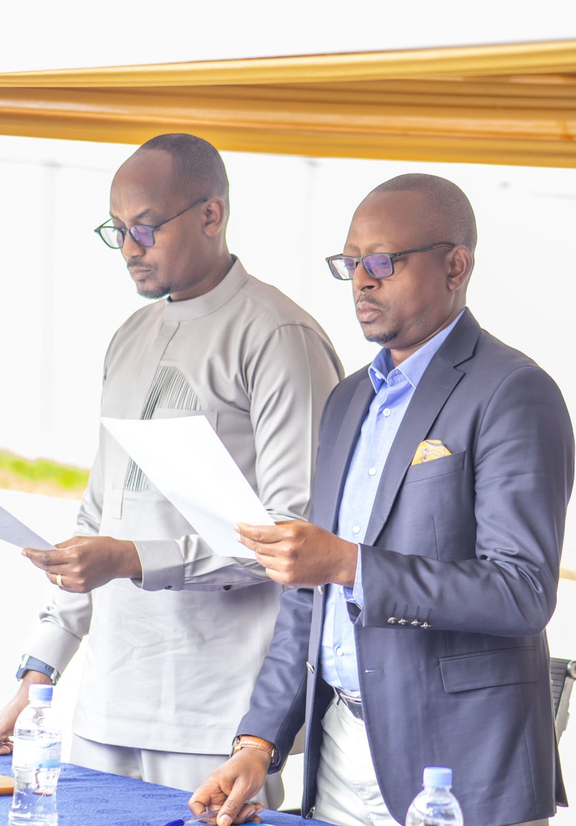 RwandaEngineers's tweet image. The ceremony, led by Chairman Eng. Gentil Kangaho, Registrar &amp;amp; Council Member Eng. Alexis Dushimire Hategekimana, and CEO/Executive Secretary @Sabiti1Steven, welcomed this talented cohort into our professional family.1/2

#EngineeringExcellence# #EngineeringEthics #OathTaking