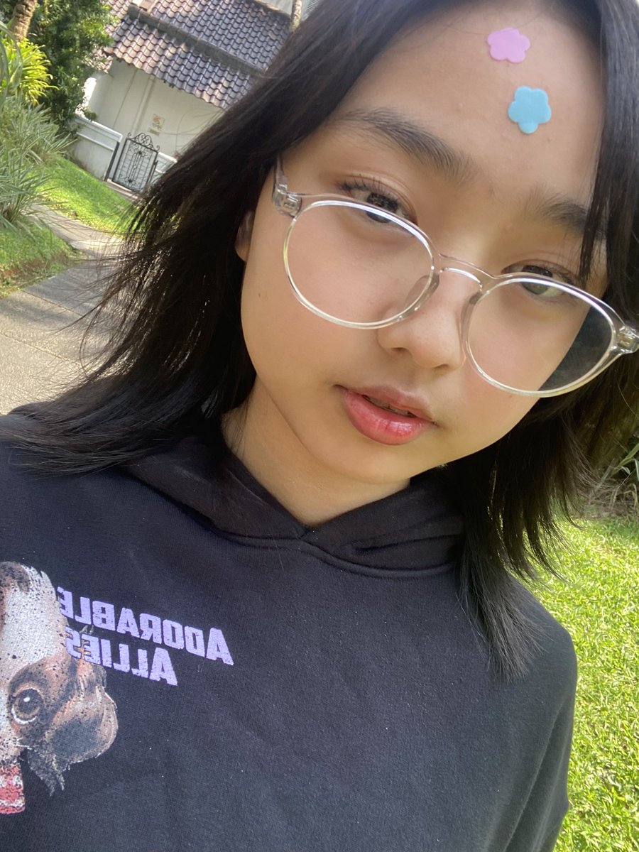 Mw idn live tp jangan bilang siapa siapa ya!!?? 🤫