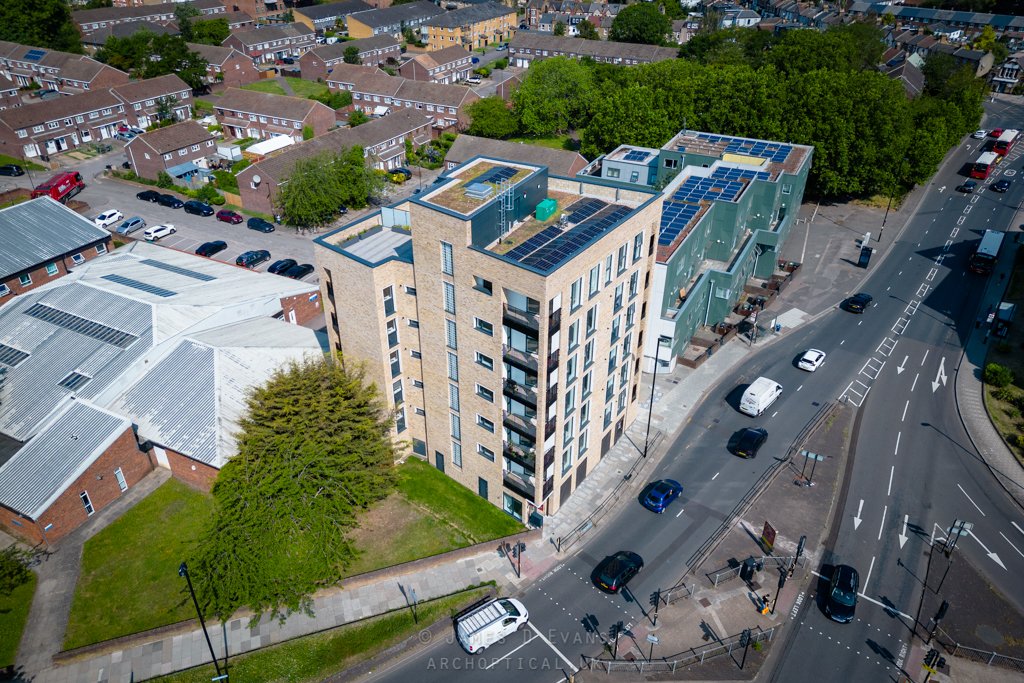 I've had a break from social media and photography, but now back documenting construction projects throughout London. This building in Bell Green, Lewisham is now all but complete. 89-92 Bell Green. #construction #photography #architecture