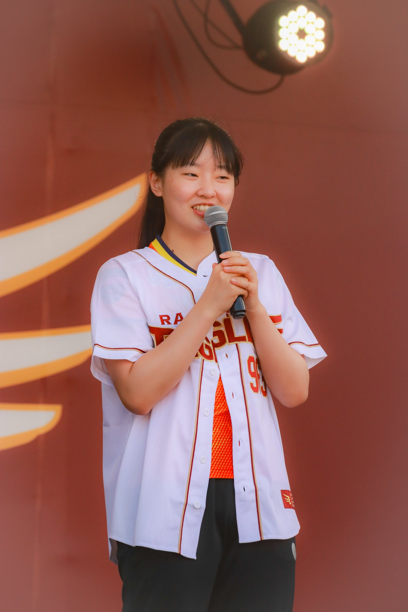 うさ吉　張本美和　直筆サイン付 女子卓球 証明書付 1枚 張本美和さん 直筆サインフォト オリンピック 世界卓球 証明書
