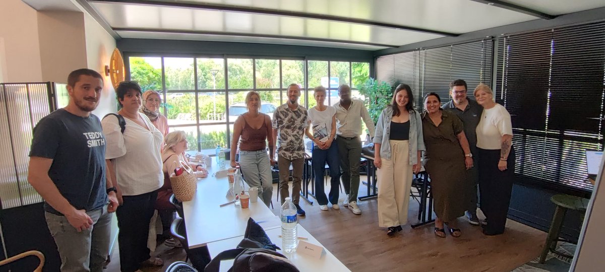 🎨 Maîtriser Canva pour une communication syndicale moderne et percutante

Les délégués syndicaux FO de l’enseigne Marie Blachère ont participé à une formation Canva – niveau débutant le 11 juin.

fgtafo.fr/2025/06/13/mai…

#Canva #MarieBlachère