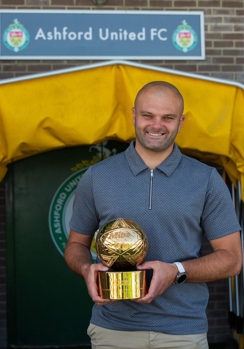 Ashford United FC tweet media
