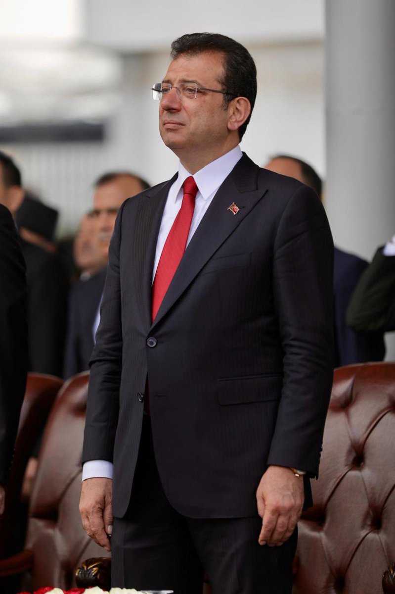 Ekrem İmamoğlu:

“2024 seçimlerinden bu yana ülkemizin birinci partisi olan Cumhuriyet Halk Partisi’ni iktidara taşıyacak olan en önemli husus, birlik ve beraberliğimizin daim ve sarsılmaz olmasıdır.”