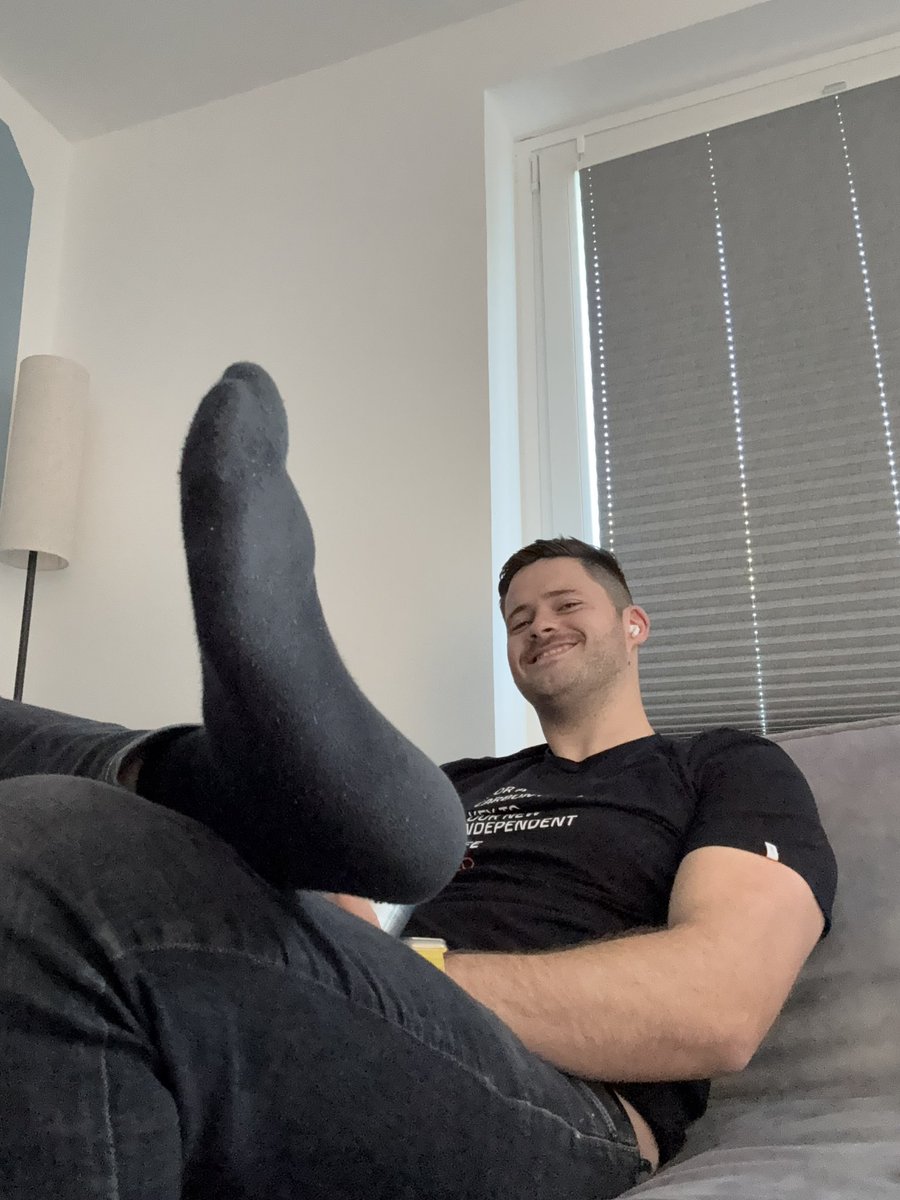 You think your wallet can survive the smirk of a Giant? Wait until I stand up to 204cm and lift it from your fingers.

Just start $ending. Now.