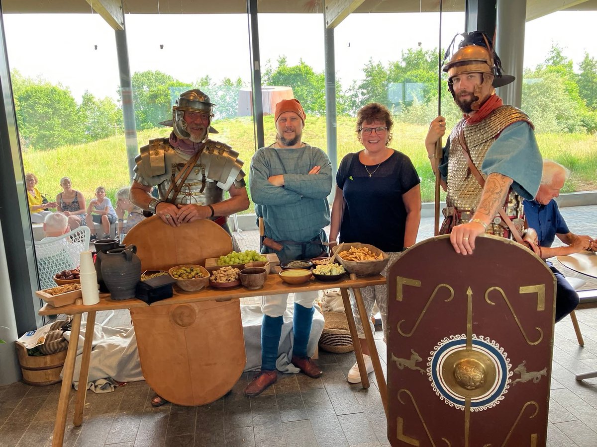 BBBNoordHolland's tweet photo. BBB Noord-Holland is aanwezig bij de opening Romijnen op de Uitkijk. Geopend door Jelle Beemsterboer. Namens de fractie was @Ingrid de Sain aanwezig. Met veel belangstelling zijn de nieuwe archeologische vondsen bekeken. 
#BBB #cultuur #archeologie https://t.co/1I6DJxUQFL