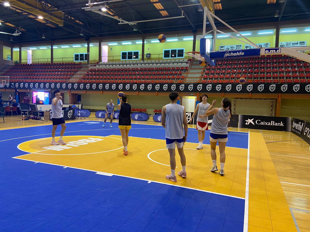 Preparats pel #3x3U17 de <a href="/BaloncestoESP/">Baloncesto España</a> 🏀🇪🇸💪🏼
<a href="/esportsIB/">esportsIB</a> 

Preparados para el #3x3U17 de <a href="/BaloncestoESP/">Baloncesto España</a> 🏀🇪🇸💪🏼