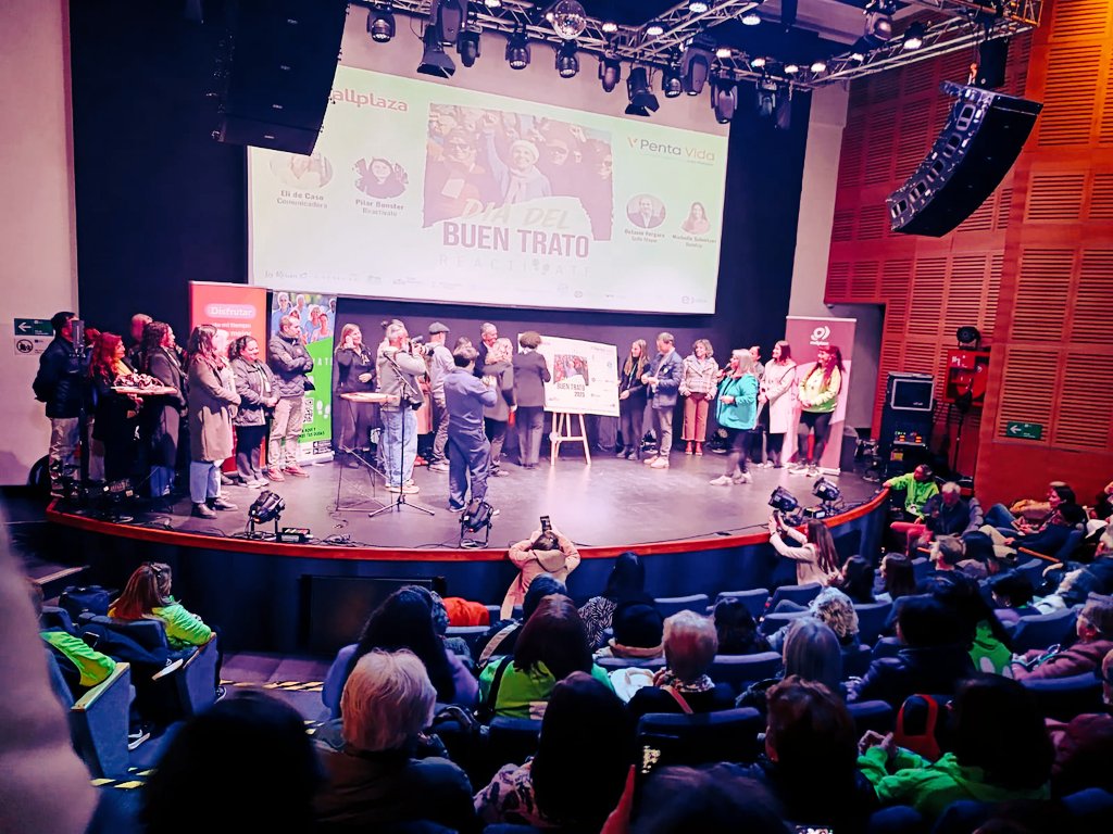 En el marco del Día del Buen Trato a las Personas Mayores, Mallplaza, <a href="/entel/">Entel Chile</a>, <a href="/Corfo/">Corfo</a> y diez municipios de distintas regiones, firmaron un acuerdo -impulsado por #Reactívate- que incentiva la actividad física, la inclusión digital y el empoderamientos de los adultos mayores.