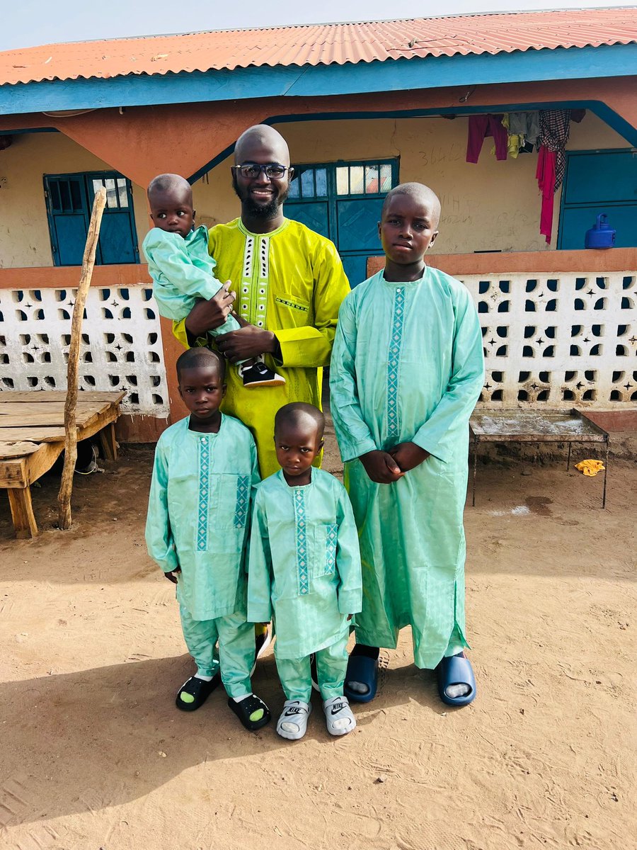 Eid Mubarak from the village, Sandu Kuwonku. May Allah Subhaanah accept from us and grant us long life and good health to witness many years to come. 

Alamang mmaa bayla jaari la. Allah ya maimata mana. 

#EidulAdha2025