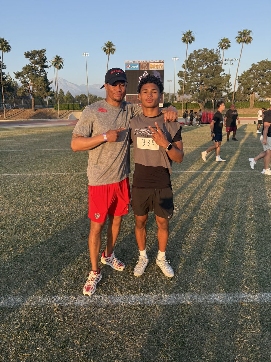 Michael “Kiko” Farinas jr (@farinasaka1) on Twitter photo #AG2G blessed to say I received my 4th D1 offer to <a href="/UNMLoboFB/">New Mexico Football</a> !! Appreciate <a href="/ColinLockett15/">Coach Lock 💎</a> for believing in me! <a href="/chaparralpumafb/">Chaparral Puma Football</a>
<a href="/CoachDeeWR/">D’Vonte McKneely</a> <a href="/Coach_Ramer/">Coach Ramer</a> <a href="/GregBiggins/">Greg Biggins</a> <a href="/adamgorney/">Adam Gorney</a> <a href="/ChadSimmons_/">ChadSimmons</a> <a href="/BrandonHuffman/">Brandon Huffman</a> <a href="/Ballhawk__8/">Armond Hawkins JR “Mondo”</a> <a href="/Rivals/">Rivals</a> <a href="/PGregorian/">Paul Gregorian</a> <a href="/alecsimpson5/">Alec Simpson</a> #AG2G blessed to say I received my 4th D1 offer to <a href="/UNMLoboFB/">New Mexico Football</a> !! Appreciate <a href="/ColinLockett15/">Coach Lock 💎</a> for believing in me! <a href="/chaparralpumafb/">Chaparral Puma Football</a>
<a href="/CoachDeeWR/">D’Vonte McKneely</a> <a href="/Coach_Ramer/">Coach Ramer</a> <a href="/GregBiggins/">Greg Biggins</a> <a href="/adamgorney/">Adam Gorney</a> <a href="/ChadSimmons_/">ChadSimmons</a> <a href="/BrandonHuffman/">Brandon Huffman</a> <a href="/Ballhawk__8/">Armond Hawkins JR “Mondo”</a> <a href="/Rivals/">Rivals</a> <a href="/PGregorian/">Paul Gregorian</a> <a href="/alecsimpson5/">Alec Simpson</a>