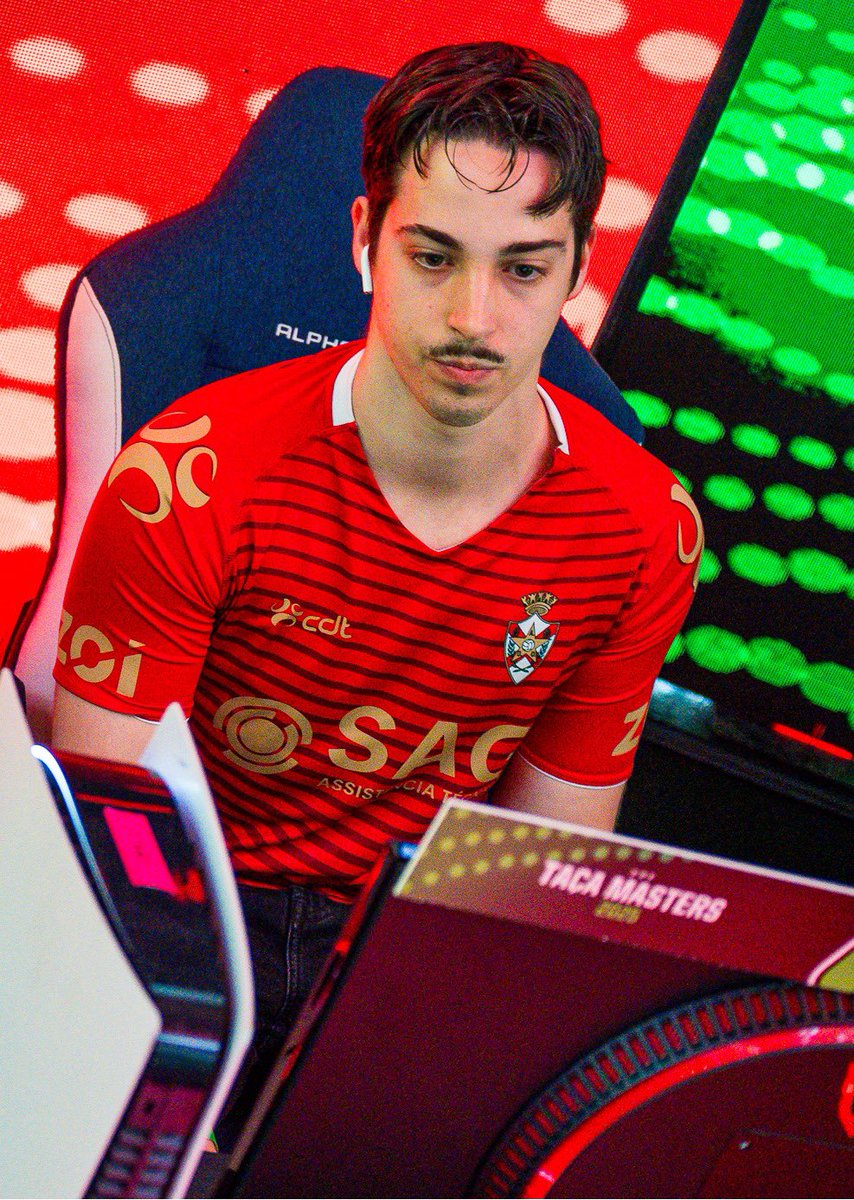 Top 16 Masters 2025✅
2-3 contra Tourizense❌
Derrota pesada aos 120 mins no ultimo jogo para passarmos, no entanto feliz por ter trabalhado com a minha equipa e treinador!
Feliz também por ter me estreado no meu Primeiro Presencial.
Vamos por mais!