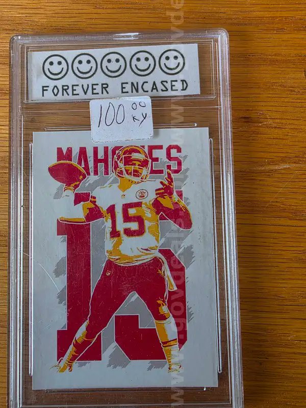 35auburn's tweet photo. Thought this was worth a share. 

A Kentucky Sheriff's office auctioned off this group of allegedly seized Mahomes cards today.

An "etsy special" gets seized, and now someone else likely scammed, when the items are sold again. 🤪
@Paul_Lesko
https://t.co/8Wua65TUxW https://t.co/HdeN60GVKA