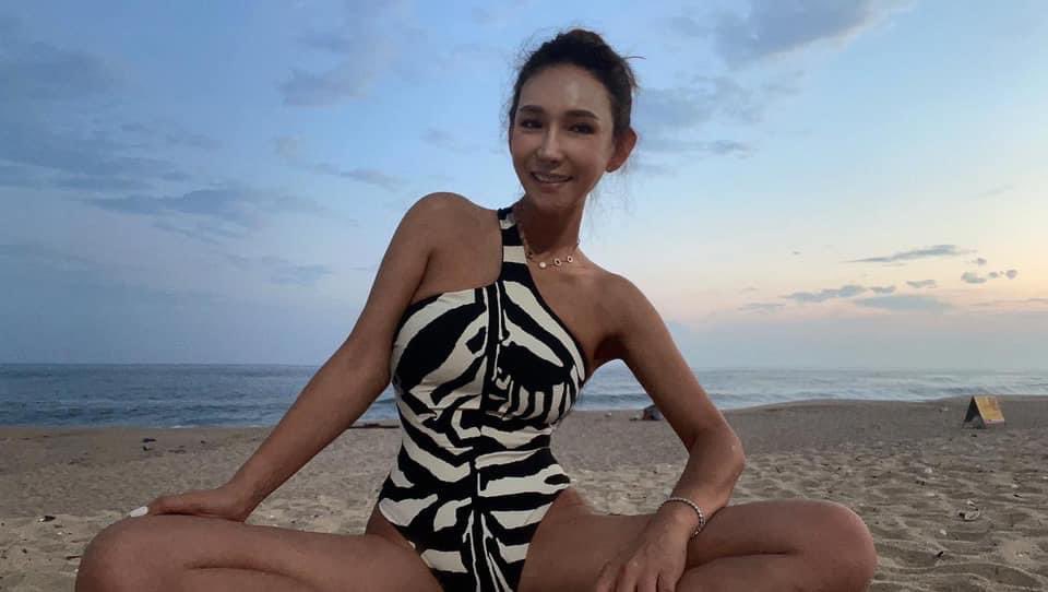 Na wer hat Bock mich am Abend schön am Strand zu ficken? 
#ficken #daddywithdaughter #AsianModel #wichsvorlage #cumonface #cumdump