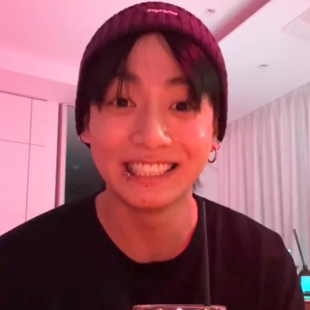 JMSPR00F's tweet photo. RT AND REPLY 

JUNGKOOK WE LOVE YOU. 
JUNGKOOK BEST BOY.
JUNGKOOK BEAUTIFUL.
JUNGKOOK PRETTY. 
JUNGKOOK OUR PRIDE. 
JUNGKOOK AMAZING. https://t.co/lSOXa4FZ7w