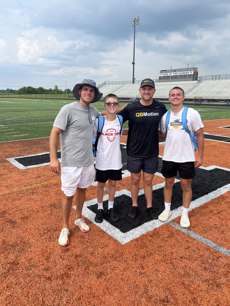 Kadeqb9's tweet image. Great Launch 🚀 Series camp @QBMotion_MW I Had a great time competing! Good to finally meet @QBREIGN  Coach Wood! #leadership #movement #mechanics #filmstudy @QBHitList @PrepRedzoneNext @PlayBookAthlete @KYFUTURESTARS @PanthersJH @SportPrepX @nxt1sports @DirectRecruits @top_qb…