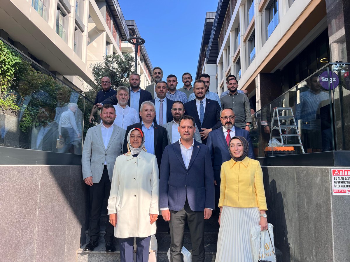AK Parti İstanbul Sosyal Politikalar 🇹🇷 (@akistanbulspb) on Twitter photo İl Sosyal Politikalar Bşk. <a href="/aslanyus/">Yusuf Aslan</a> , GK İl Bşk. <a href="/nevzatyucetr/">Nevzat Yüce</a> , GK SP Bşk. <a href="/hafizzogluemre/">Emre Hafızoğlu</a> , Üsküdar İlçe Bşk. <a href="/demir_erdem/">Erdem DEMiR 🇹🇷</a> , Ataşehir İlçe Bşk. <a href="/burakcifci34/">Burak ÇİFCİ</a> ve ekibimizle Sn. Bakanımız <a href="/drbetulsayan/">Dr.Betül Sayan Kaya 🇹🇷</a> ziyaret ettik. Nazik ev sahipliği ve sohbeti için teşekkür ederiz. İl Sosyal Politikalar Bşk. <a href="/aslanyus/">Yusuf Aslan</a> , GK İl Bşk. <a href="/nevzatyucetr/">Nevzat Yüce</a> , GK SP Bşk. <a href="/hafizzogluemre/">Emre Hafızoğlu</a> , Üsküdar İlçe Bşk. <a href="/demir_erdem/">Erdem DEMiR 🇹🇷</a> , Ataşehir İlçe Bşk. <a href="/burakcifci34/">Burak ÇİFCİ</a> ve ekibimizle Sn. Bakanımız <a href="/drbetulsayan/">Dr.Betül Sayan Kaya 🇹🇷</a> ziyaret ettik. Nazik ev sahipliği ve sohbeti için teşekkür ederiz.