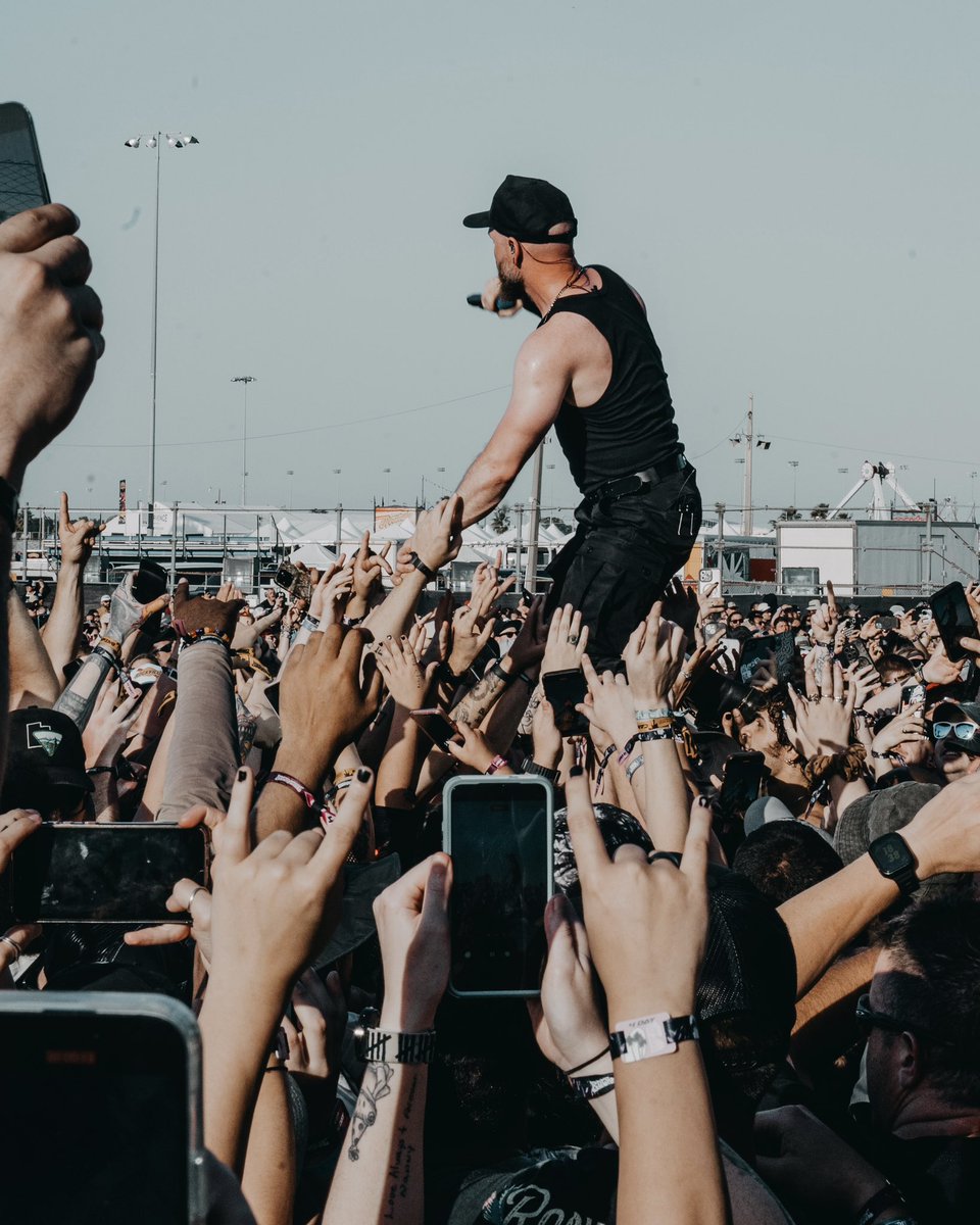 warped tour. see you tomorrow. don’t forget to check the inflatable schedule to catch our set time. 

get your tickets for the bad luck world tour @ wcarband.com

📸ig: theguyfromthepic