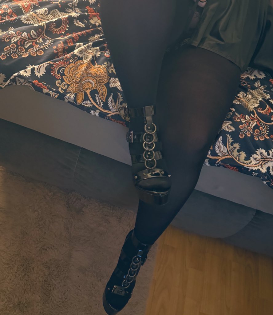 Herrin.Jassiii (@herrinjassiii) on Twitter photo Welcher brave Sklave schickt heute brav per Paypal los 😈
Oder brav einen Amazon Gutschein per pn 😈
Jspix61@gmail.com Welcher brave Sklave schickt heute brav per Paypal los 😈
Oder brav einen Amazon Gutschein per pn 😈
Jspix61@gmail.com