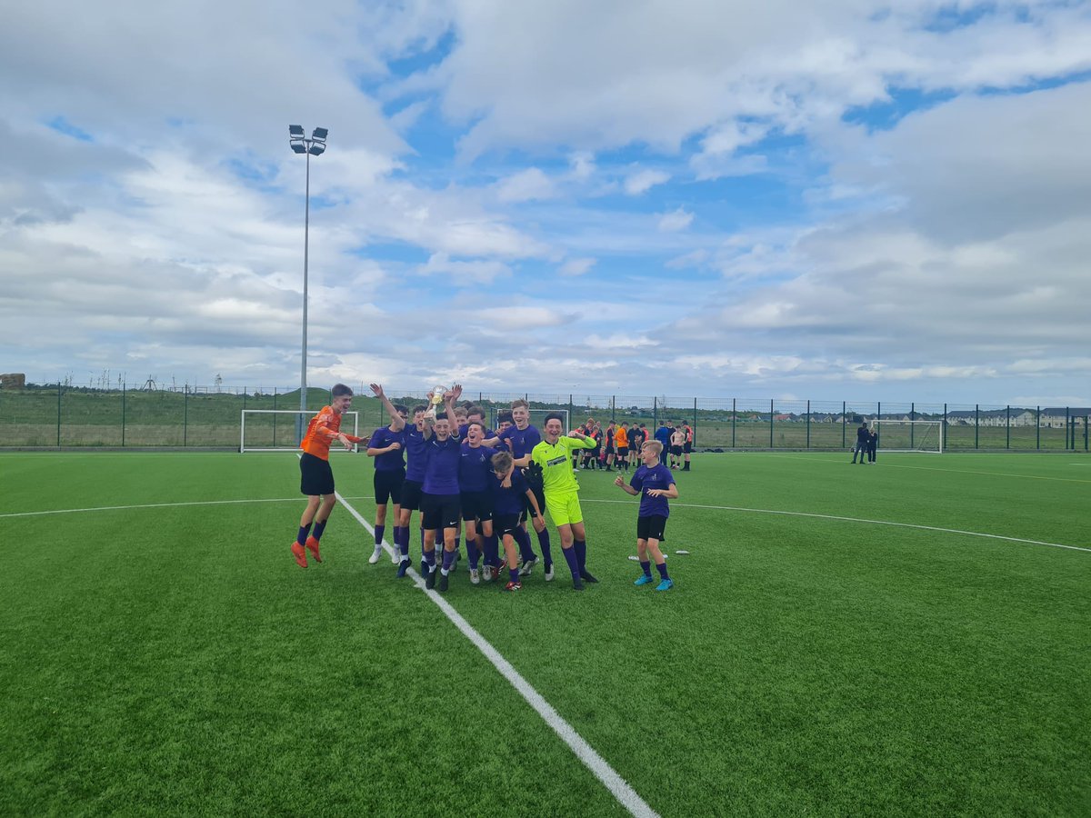 ⚽️West Lothian
Champions!
Huge congratulations
to our Under 14
Football team who
were crowned West
Lothian Champions this
afternoon. They put in a
fantastic performance to
Beat Broxburn Academy
6-2. 🏆🎇🎆🥇