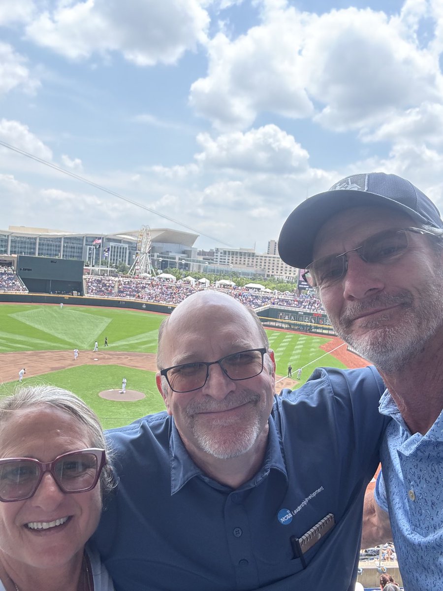 selfiebob1's tweet image. Game one. CWS. #CWS