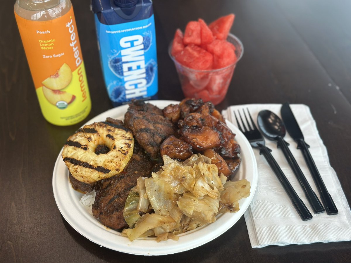Houston Basketball Training Table

Always a good day when the jerk chicken and cabbage makes an appearance!

You wanna look like a grown man
You gotta eat like a grown man