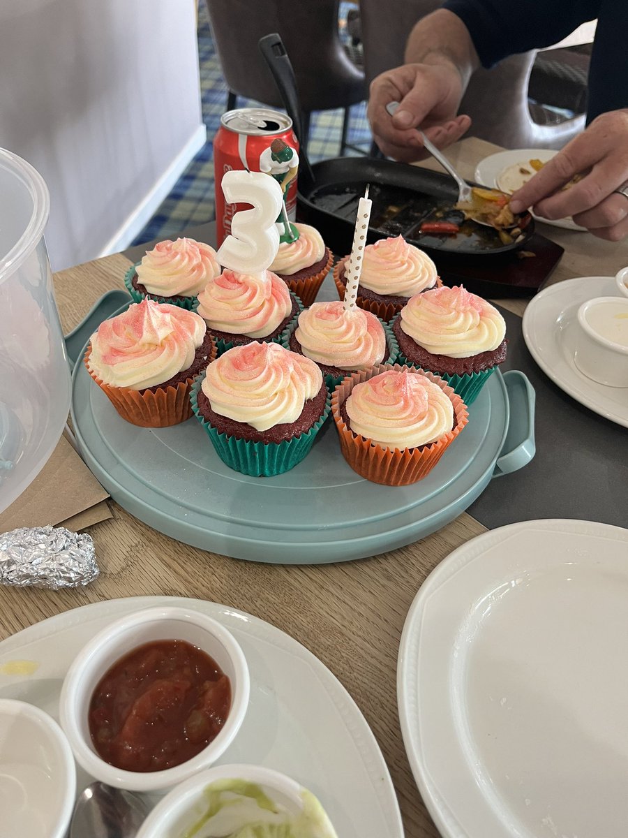 Birthday cakes delivered by my mum for lunch 🎂 I guess working on your birthday isn’t too bad