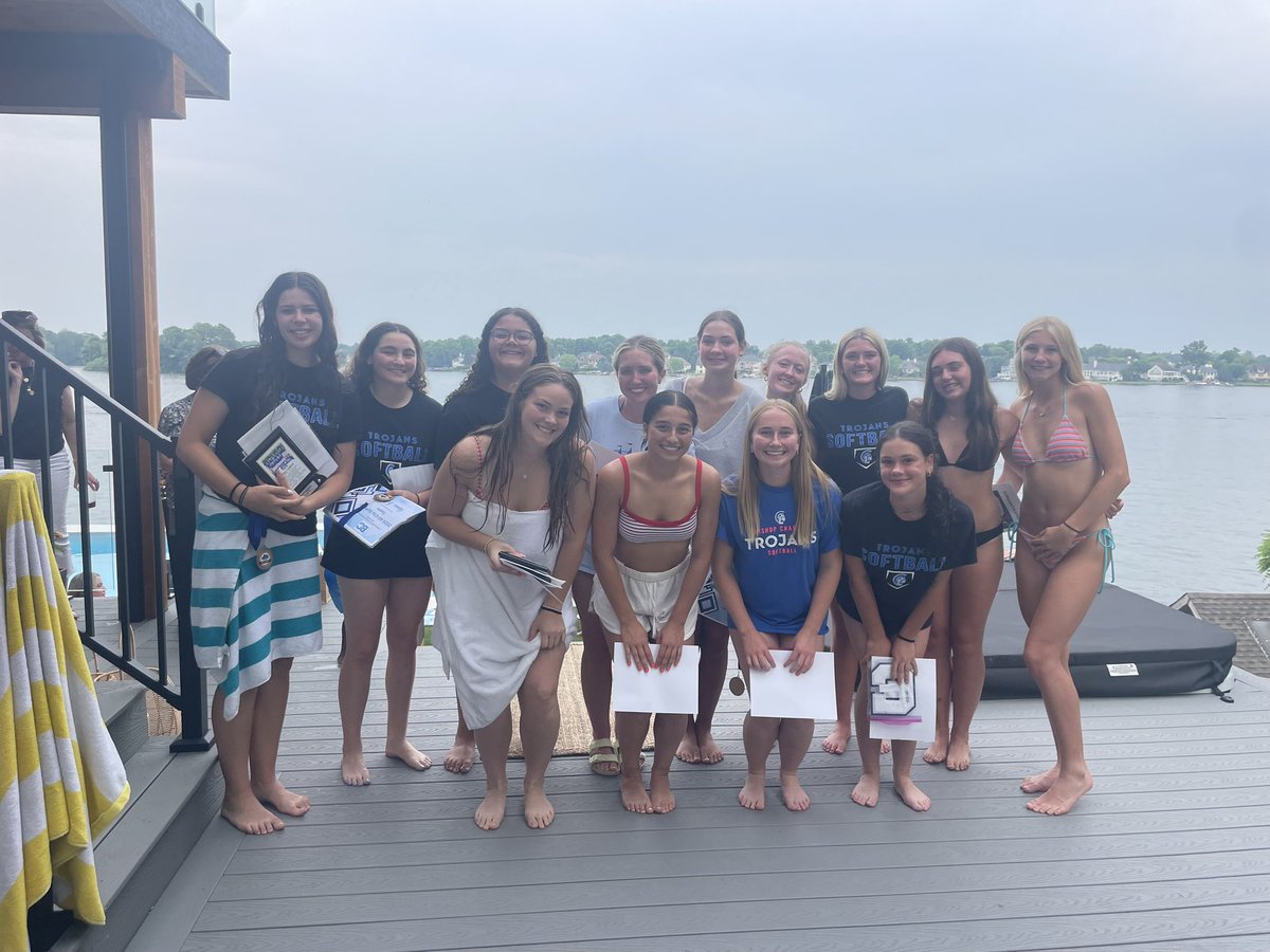 ChatardSoftball's tweet image. Great end of the year party. So much to be thankful for this past season! Congrats to award winners:
JV Mental Attitude: Taylar Cody
JV MVP: Hailey Spychalski
Var Most Improved: Meg Jennings
Var Mental Attitude: Emma Swickheimer
Var MVP: Anni Felts
Trojan Pride: Anna Caskey