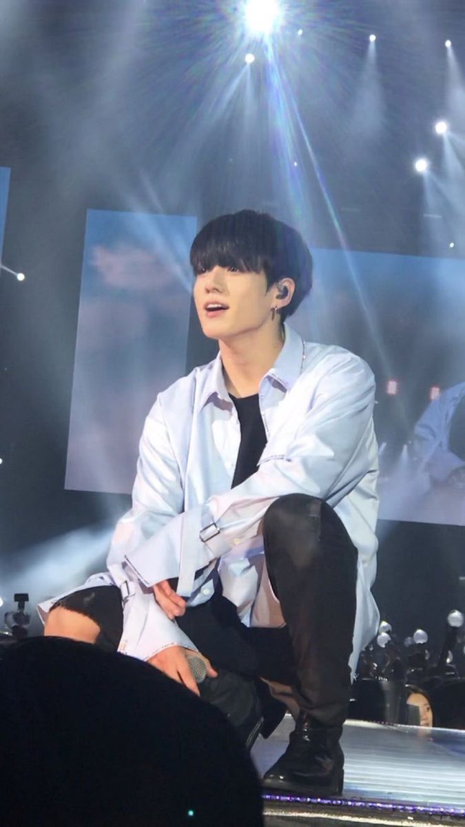 drop a jungkook pic if you see this twt ✨