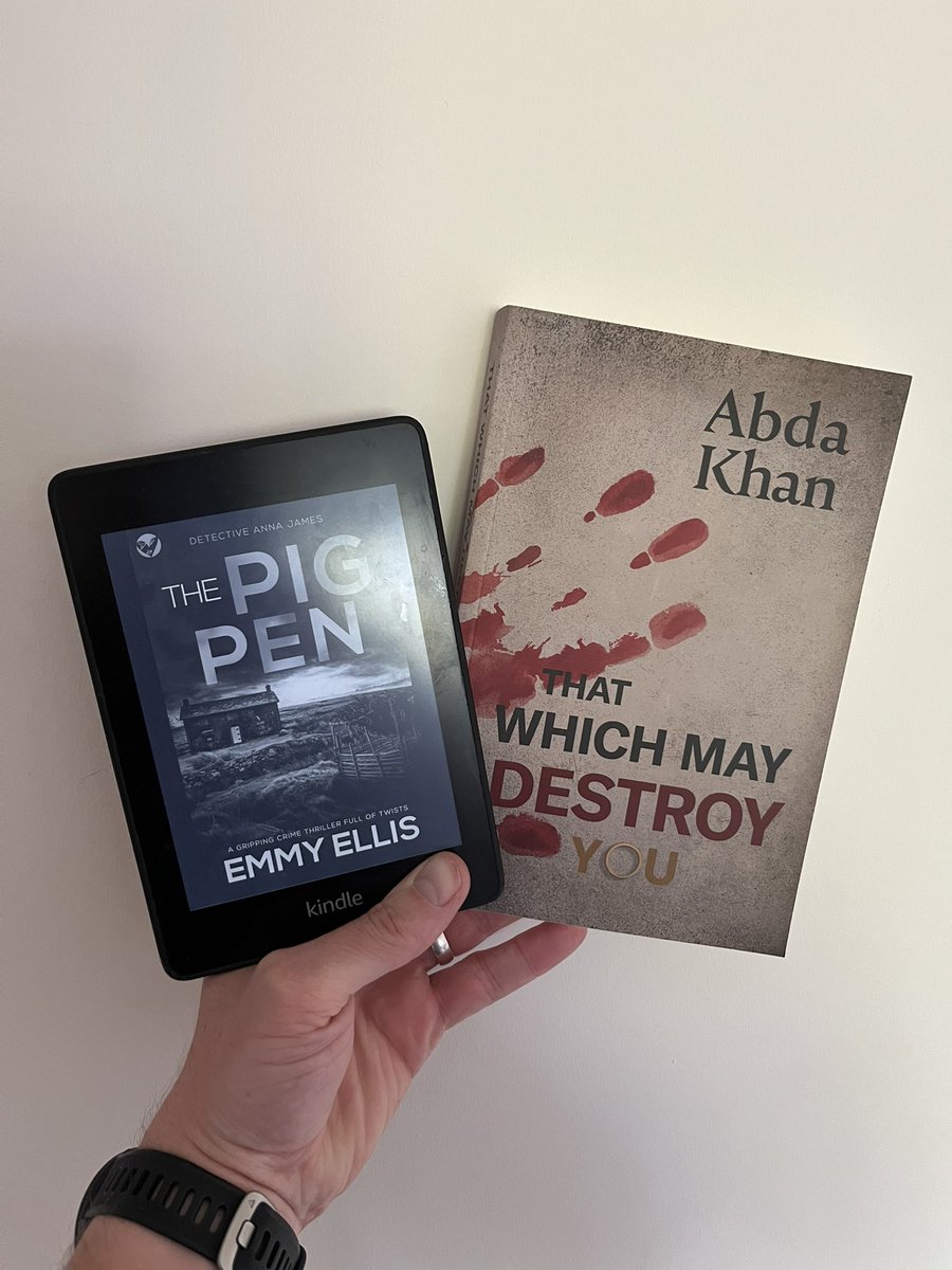 On Monday I’m going to Ibiza with my wife and daughter, these are the books coming with me! <a href="/JoffeBooks/">JOFFE BOOKS</a> <a href="/abdakhan5/">Abda Khan</a> ❤️📚☀️🌴