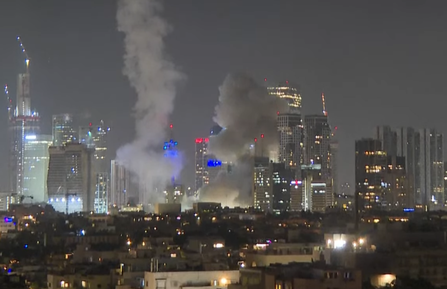 At least one ballistic missile impact in Tel Aviv, near an Israeli SAM battery