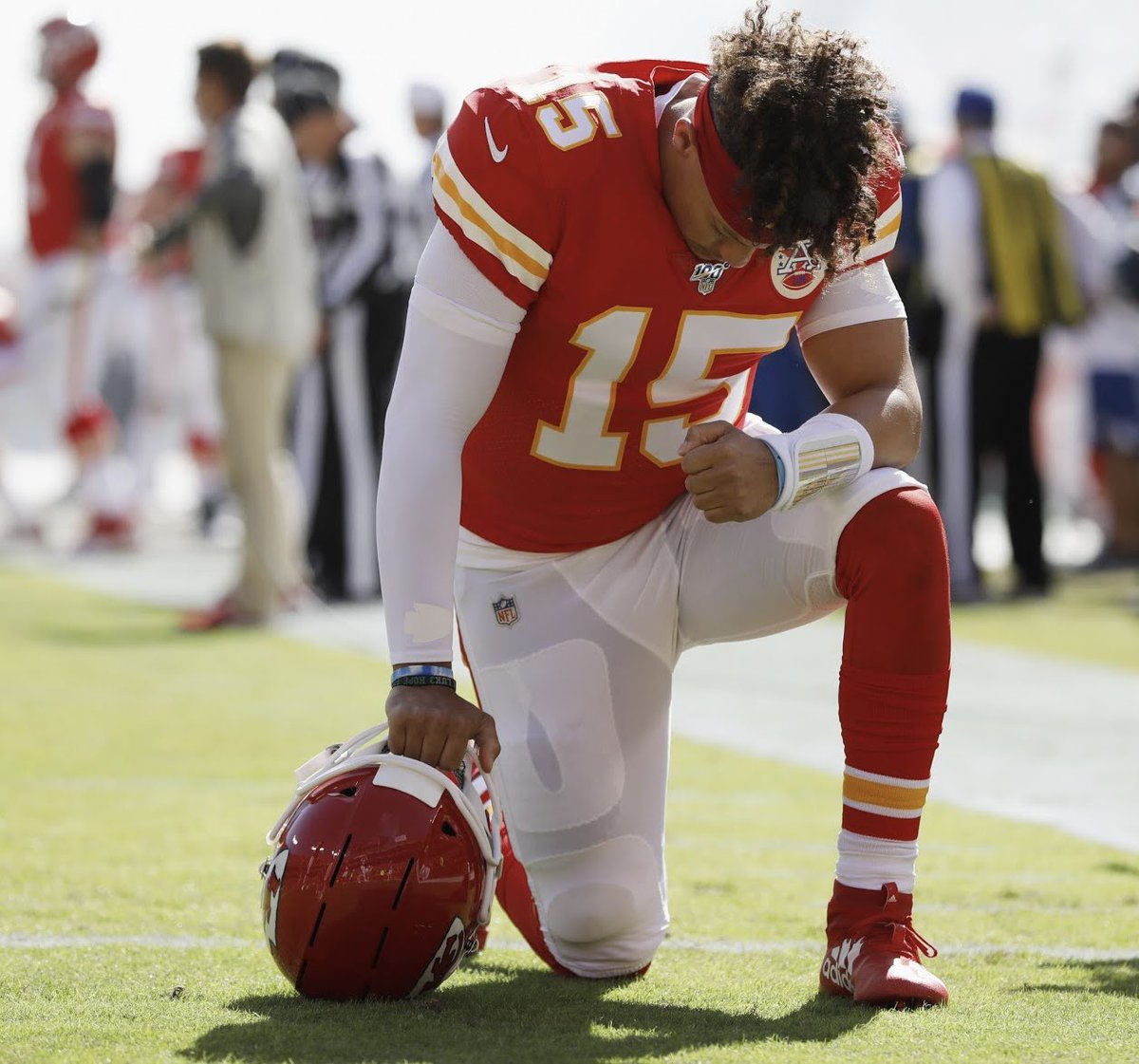 POWERFUL: #Chiefs quarterback Patrick Mahomes with a powerful message about GOD.

“I know that I’m on the football field to glorify Him before everything. So it’s not about winning or losing, it’s about going out there and being the best that I can in his name”

<a href="/PatrickMahomes/">Patrick Mahomes II</a>🙏