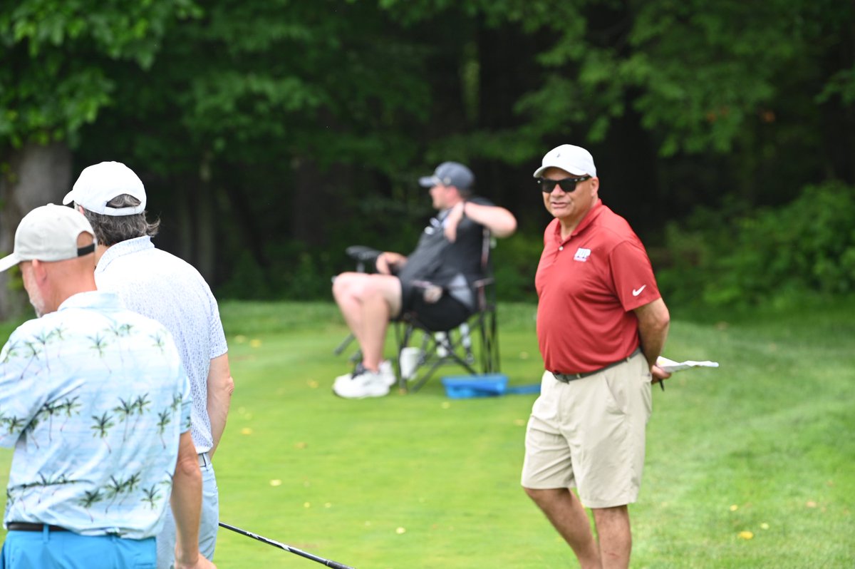 Coach Tort is advising on the lay of the land and green speeds on the Par 3 17th Hole. 

It’s been a beautiful day for some golf!

#TalonsUp