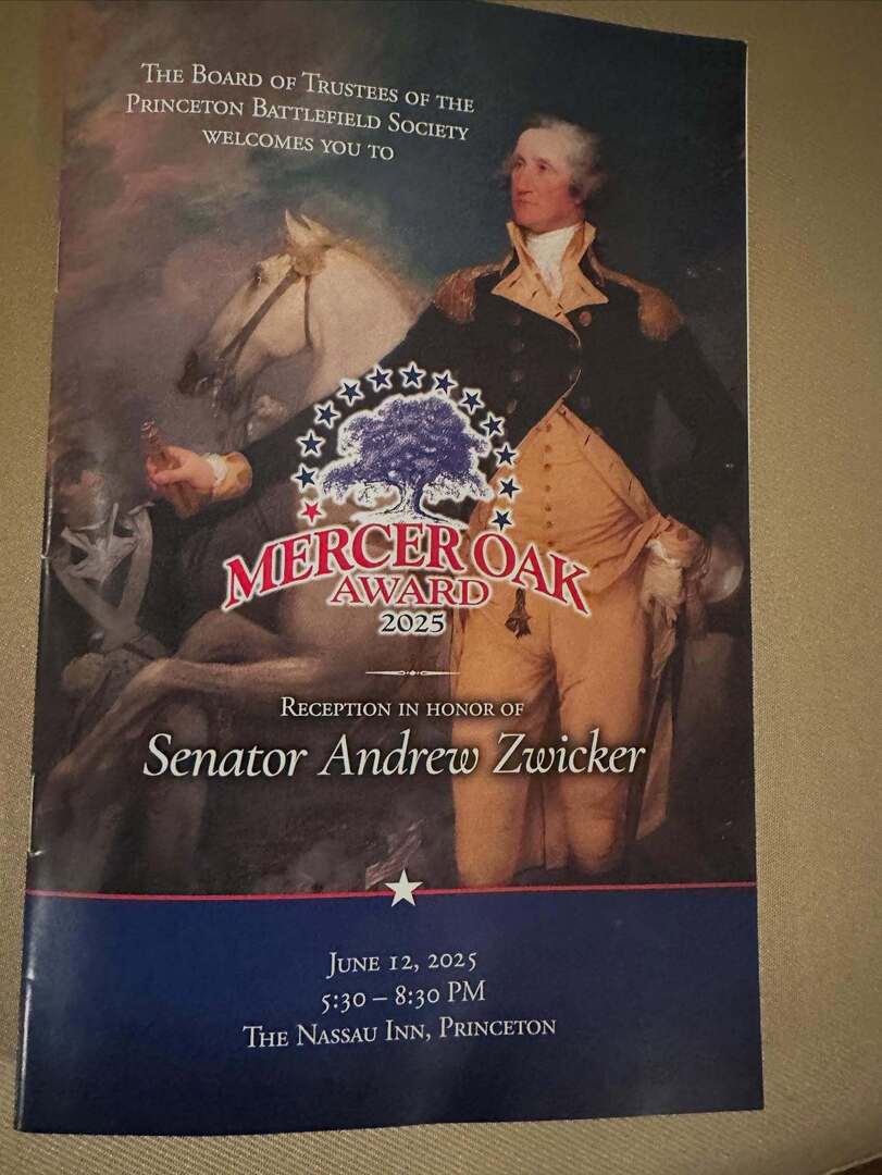 MayorMarkFreda's tweet image. Princeton Battlefield Field Society’s Mercer Oak Award event last night at the Nassau Inn, honoring Senator Andrew Zwicker. Great event, thank you Senator Zwicker for your support! instagr.am/p/DK2b1KXxg8T/