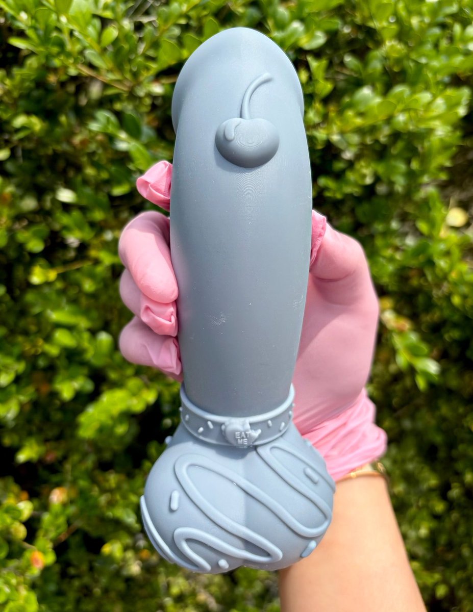 Sundae looks so cute 🥺🍒