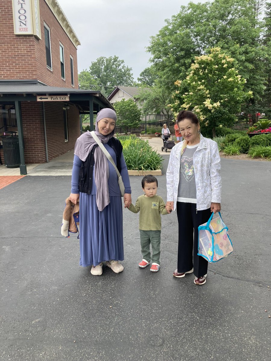BirthToThree203's tweet image. Summer Group Connection #2 ✅ Families enjoyed a fun filled morning at Blackberry Farm! @FoxValleyParks @Naperville203 #Elevate203