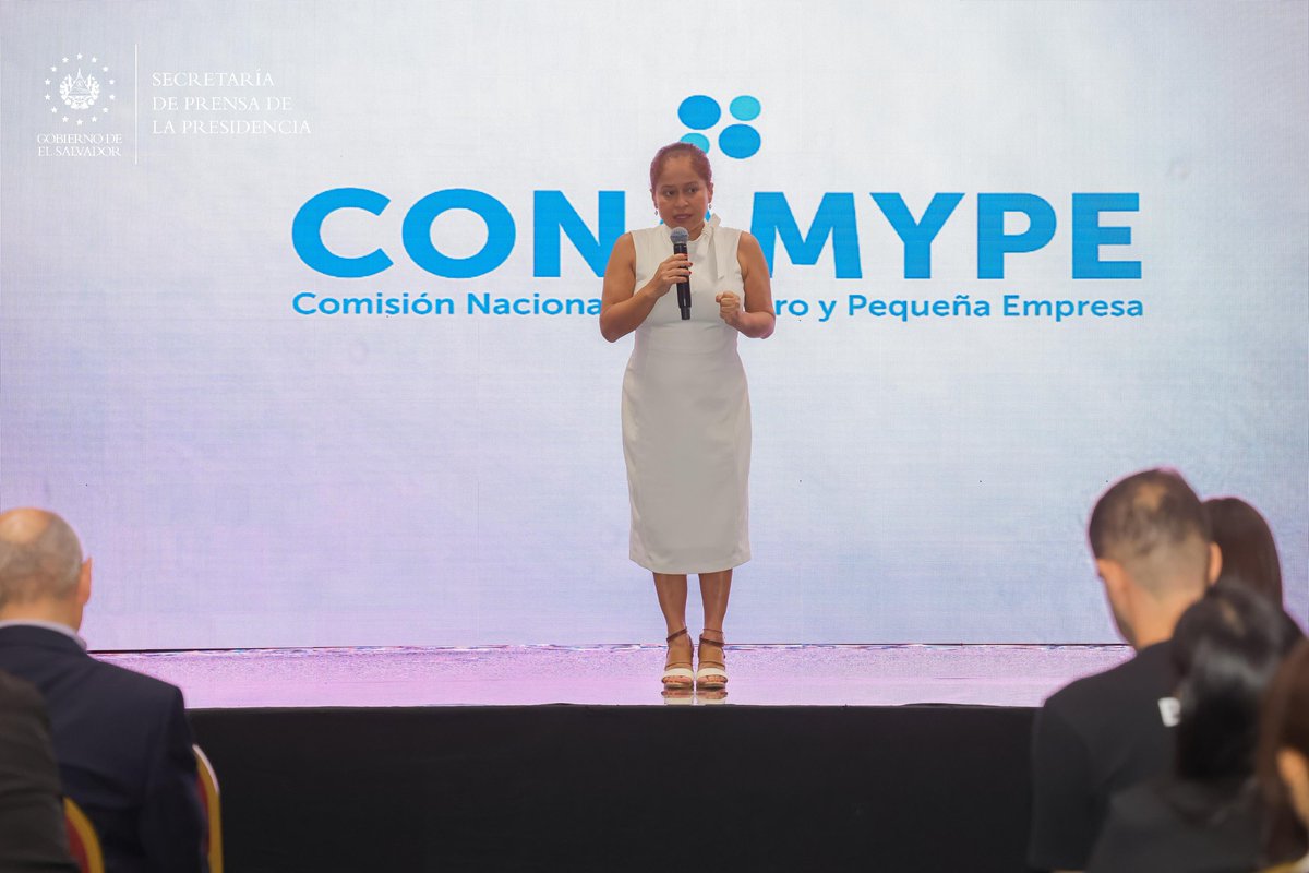 Secretaría de Prensa de la Presidencia (@secprensasv) on Twitter photo <a href="/nayibbukele/">Nayib Bukele</a> <a href="/CONAMYPESV/">CONAMYPESV</a> <a href="/PaulDSteiner/">Paul Steiner</a> <a href="/MITURElSalvador/">Ministerio de Turismo</a> <a href="/MorenaValdezSV/">Morena Valdez 🇸🇻</a> <a href="/PNUDSV/">PNUD El Salvador</a> <a href="/AgenciaEsco/">ESCO</a> #EstrategiaDeIncubación | La titular del <a href="/MITURElSalvador/">Ministerio de Turismo</a>, <a href="/MorenaValdezSV/">Morena Valdez 🇸🇻</a>, destaca que esta entrega de fondos no reembolsables beneficia a la cadena de valor del sector turístico.
“Esto viene a fortalecer nuestro rubro, dinamiza la economía de un lugar, solo en #SurfCity, en La <a href="/nayibbukele/">Nayib Bukele</a> <a href="/CONAMYPESV/">CONAMYPESV</a> <a href="/PaulDSteiner/">Paul Steiner</a> <a href="/MITURElSalvador/">Ministerio de Turismo</a> <a href="/MorenaValdezSV/">Morena Valdez 🇸🇻</a> <a href="/PNUDSV/">PNUD El Salvador</a> <a href="/AgenciaEsco/">ESCO</a> #EstrategiaDeIncubación | La titular del <a href="/MITURElSalvador/">Ministerio de Turismo</a>, <a href="/MorenaValdezSV/">Morena Valdez 🇸🇻</a>, destaca que esta entrega de fondos no reembolsables beneficia a la cadena de valor del sector turístico.
“Esto viene a fortalecer nuestro rubro, dinamiza la economía de un lugar, solo en #SurfCity, en La
