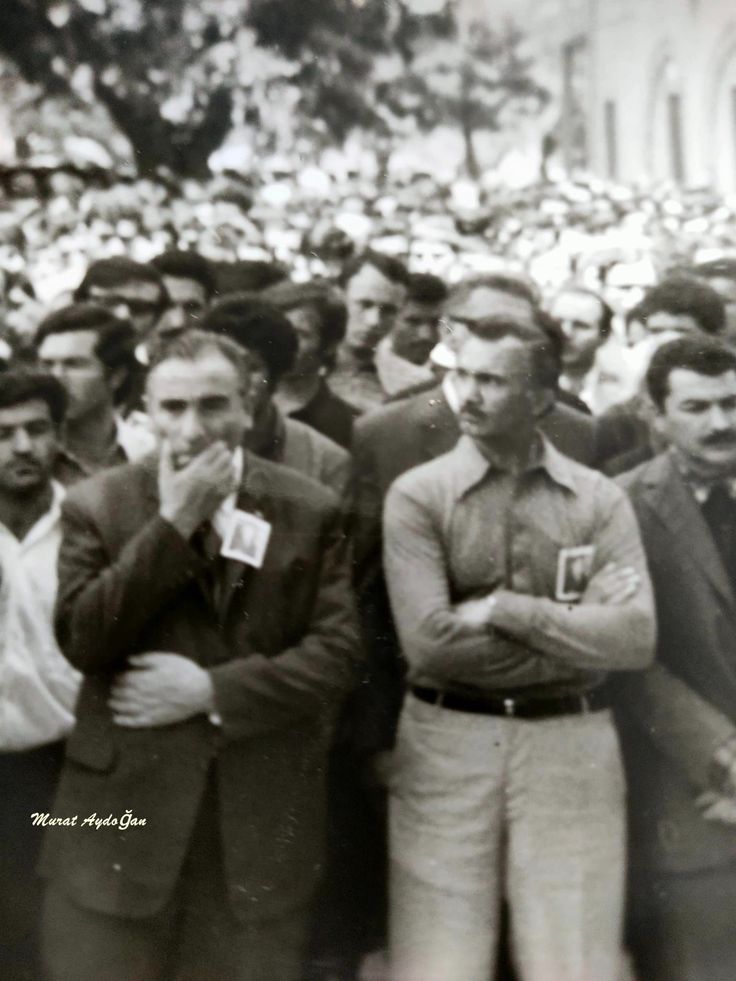 Merhum başbuğumuz Alparslan Türkeş,

en yakın yol ve dava arkadaşı ' merhum 'Dündar Taşer'i uğurlarken 

Vefatının yıl dönümünde sonsuz Rahmetle Dündar ağamız, Beğ'imiz