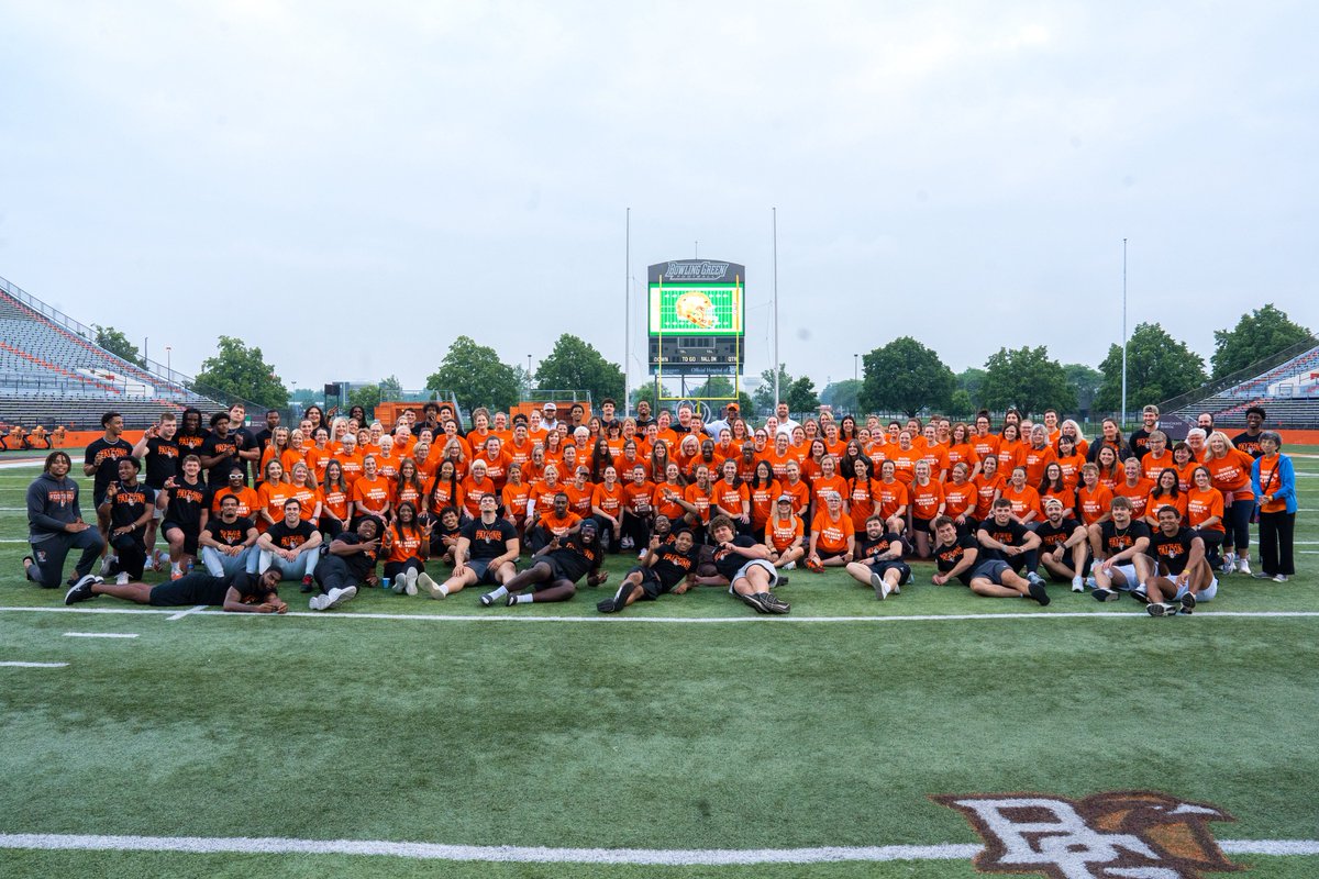 Thank you so much to those who sponsored the 3rd Annual Women’s Clinic! We had such a great time with all the fabulous women who participated in the event. We also appreciate all those who purchased an auction item or made an outright donation in support of Football Nutrition.