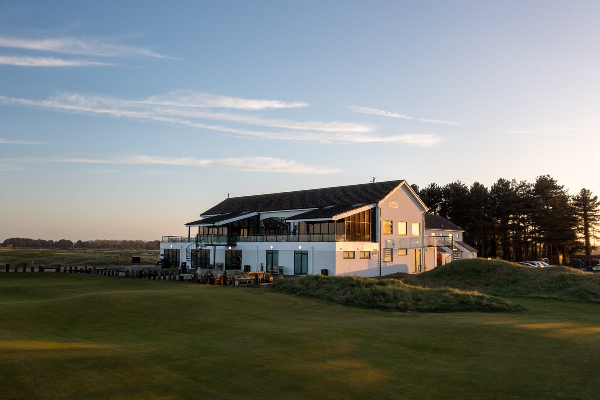 The perfect afternoon practice backdrop: the newly rendered clubhouse and an afternoon well spent. ⛳️

📸: GMS