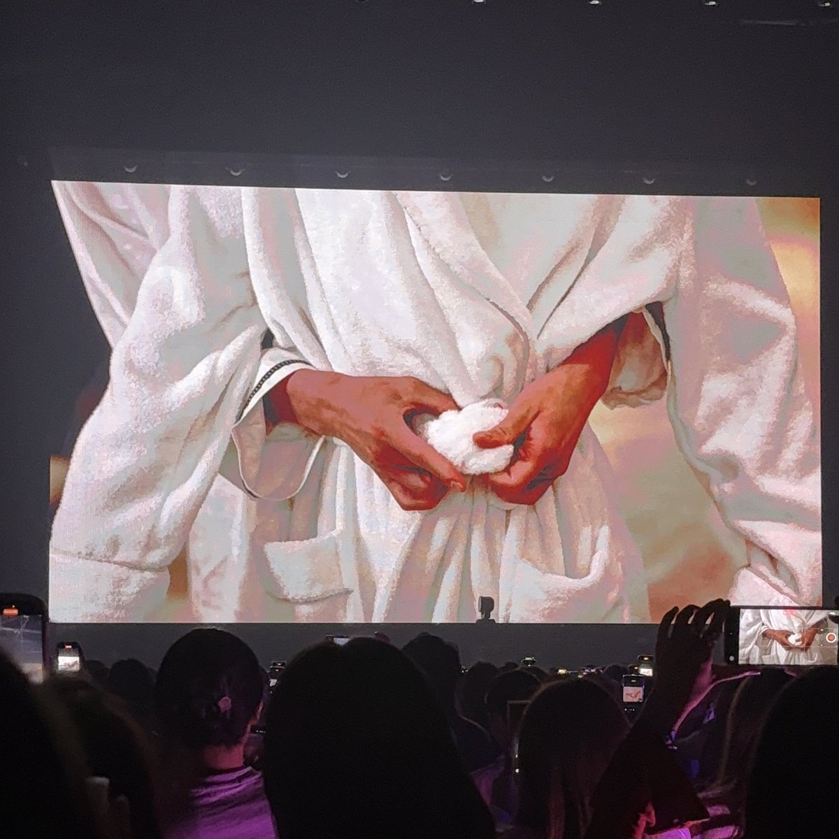 bebaisatur's tweet photo. ทุกคนเรามาลา #BKPPWeddingConcert_D1 https://t.co/xhJ9lRZu8M