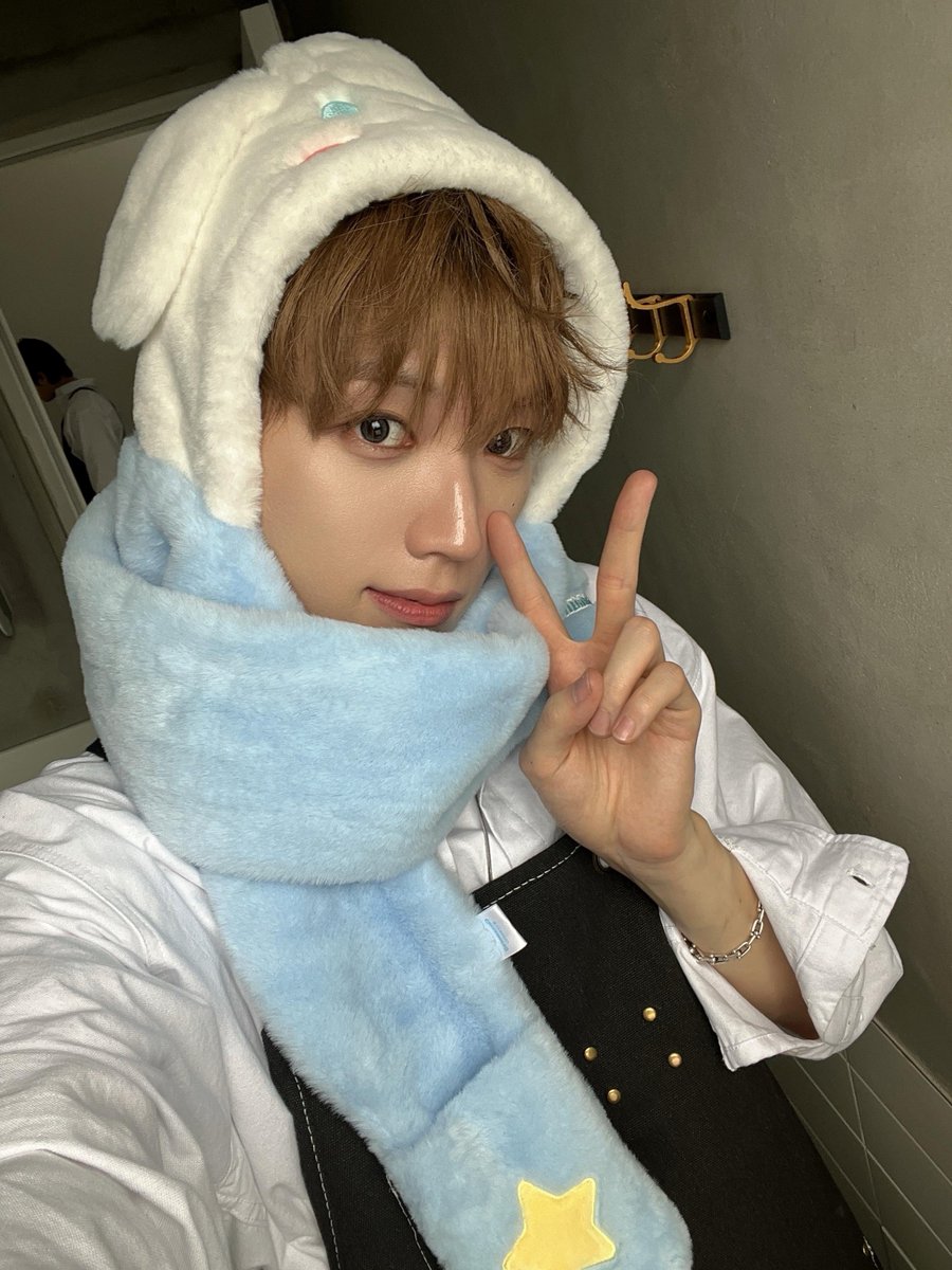 AIMERS_members's tweet photo. 영나모롤이랑 놀자🐶💕

#에이머스 #AIMERS #우영 #WOOYOUNG https://t.co/MhzyGsKkze