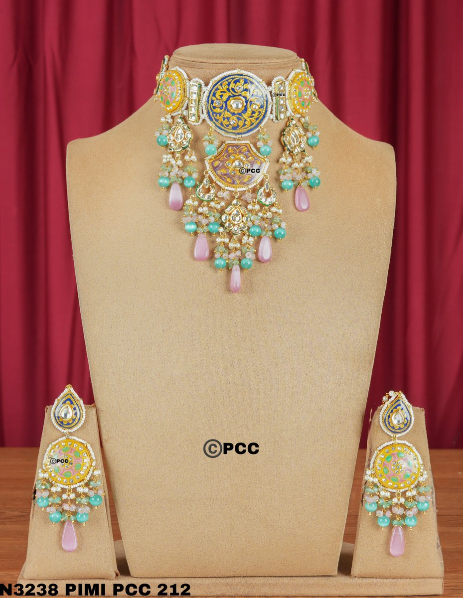 Pinkcitycraft's tweet image. Dulhan ka look ho royal aur jewellery ho PCC wali 💍✨
Choker ✔️ Long haar ✔️ Earrings ✔️ Full bridal vibe ✔️
Ek set, full shaadi ka swag! 😍
📩 DM karo apna bridal look lock karne ke liye
#PCCBridalCombo #ShaadiReady #DulhanVibes #PCCJewellery