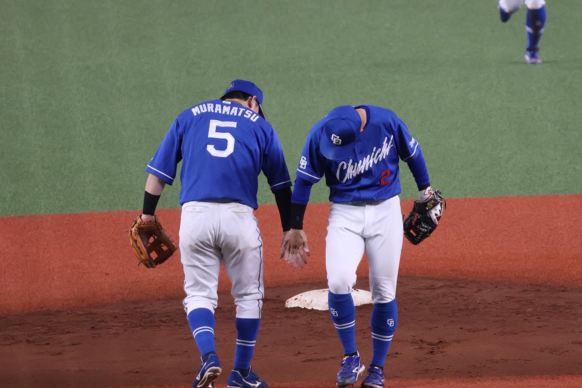 ナイスゲーム！！👏👏 いつものハイタッチの後、ひそひそお話ししてい